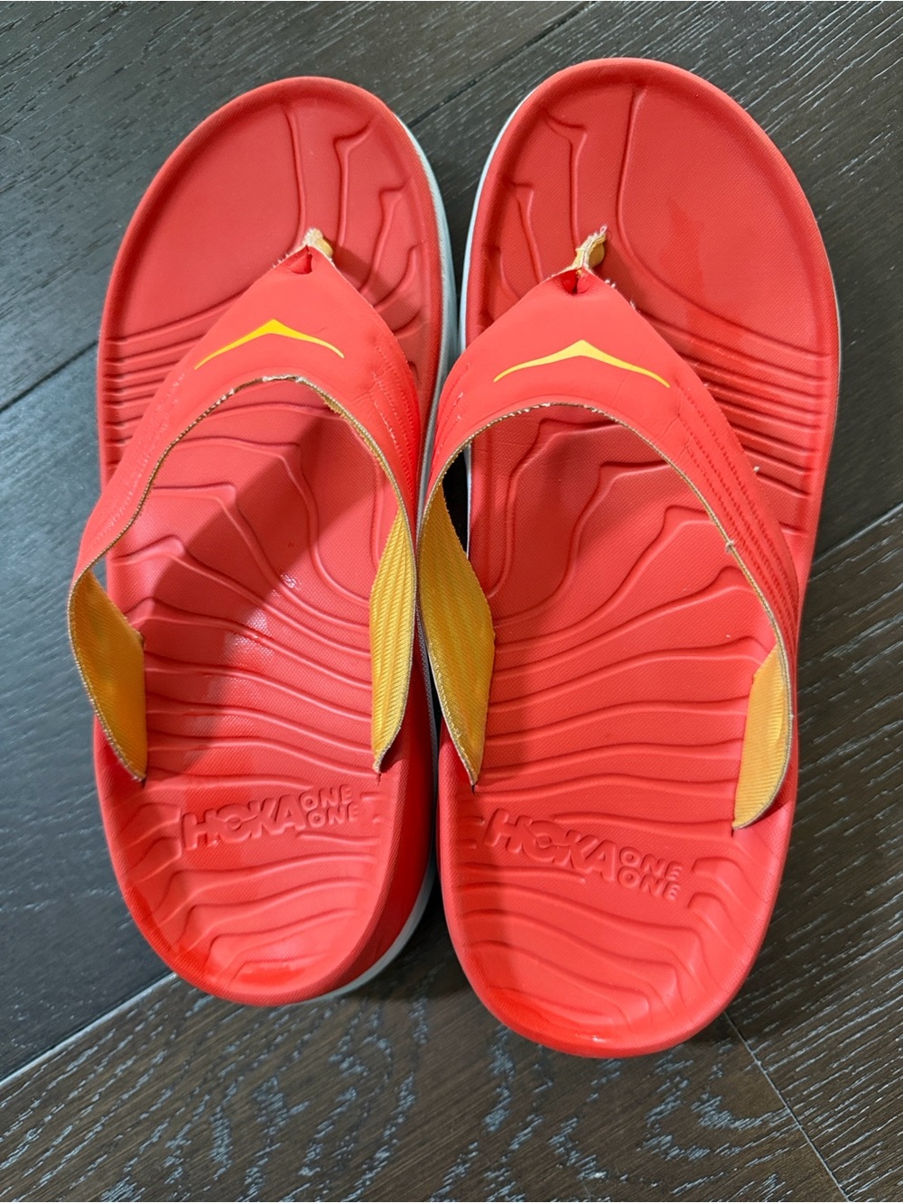 Hoka One One Ora recovery Red and Flip Flop Sandals